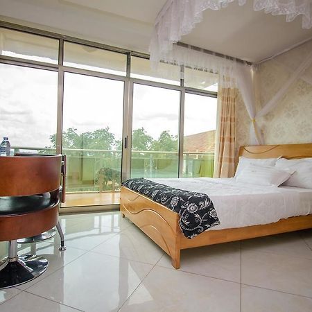 Sal'S Boutique Hotel Кампала Экстерьер фото