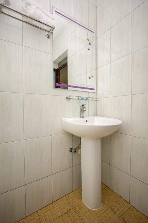 Sal'S Boutique Hotel Кампала Экстерьер фото