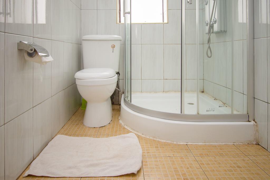 Sal'S Boutique Hotel Кампала Экстерьер фото