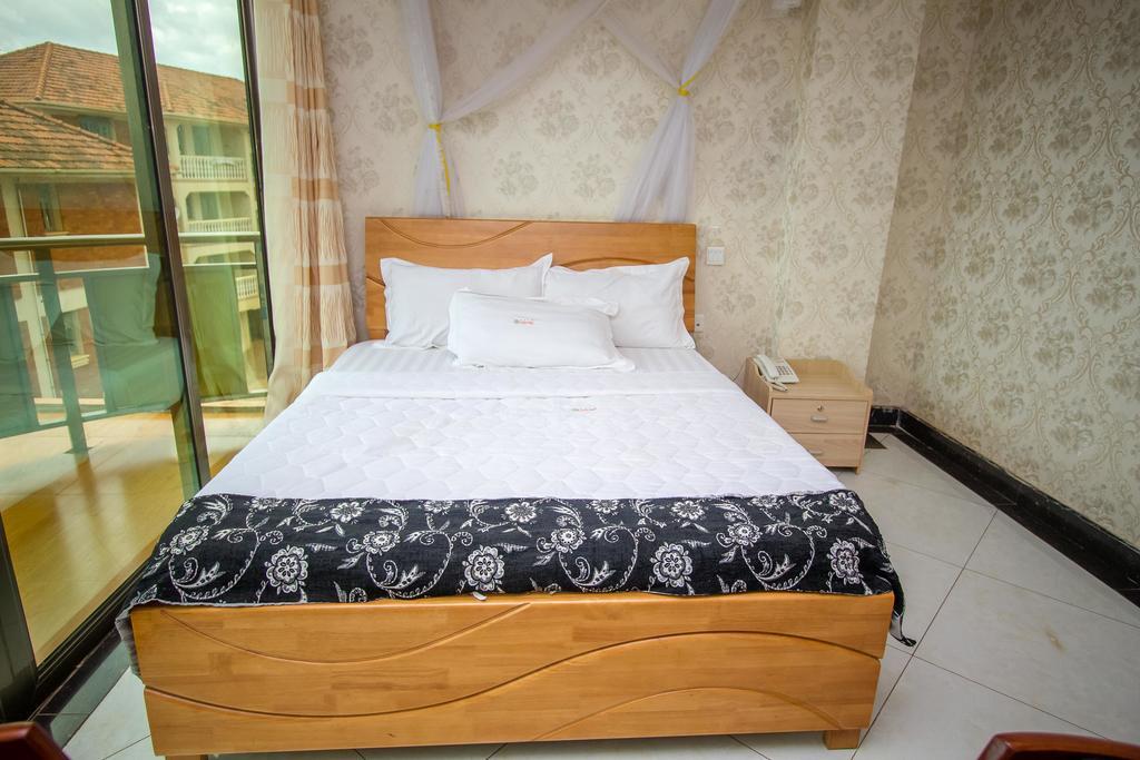 Sal'S Boutique Hotel Кампала Экстерьер фото
