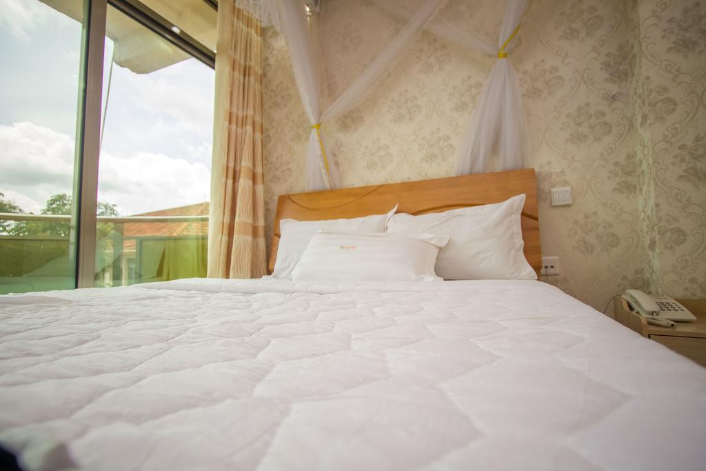 Sal'S Boutique Hotel Кампала Экстерьер фото
