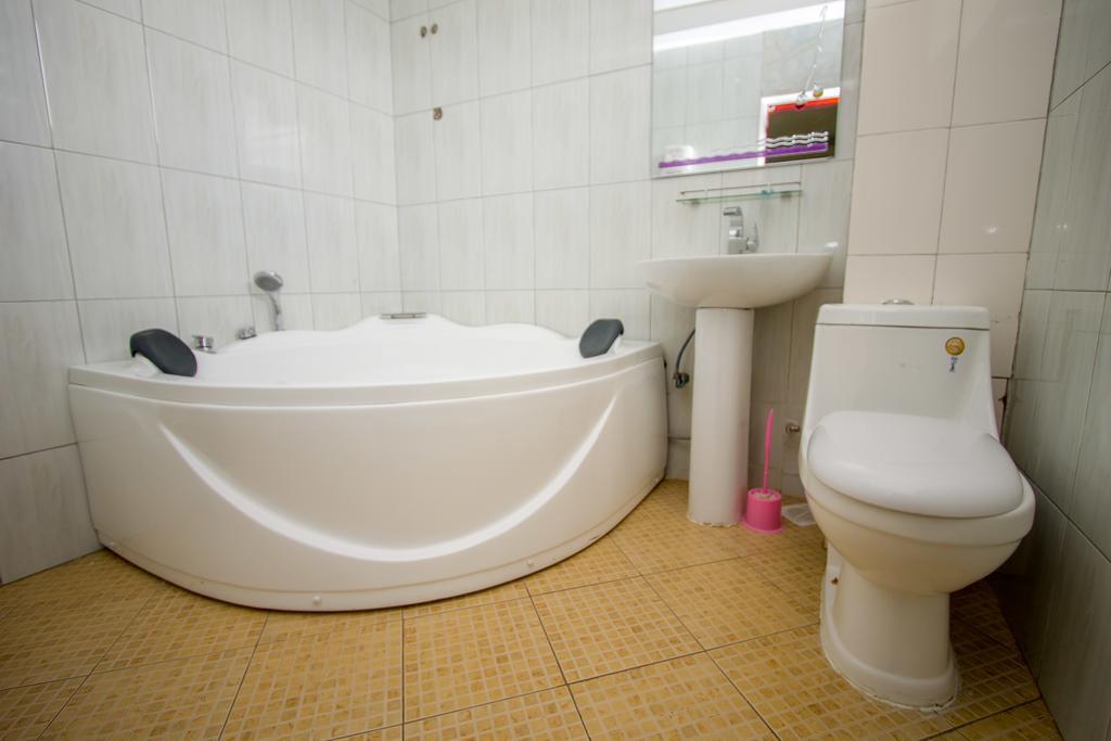 Sal'S Boutique Hotel Кампала Экстерьер фото