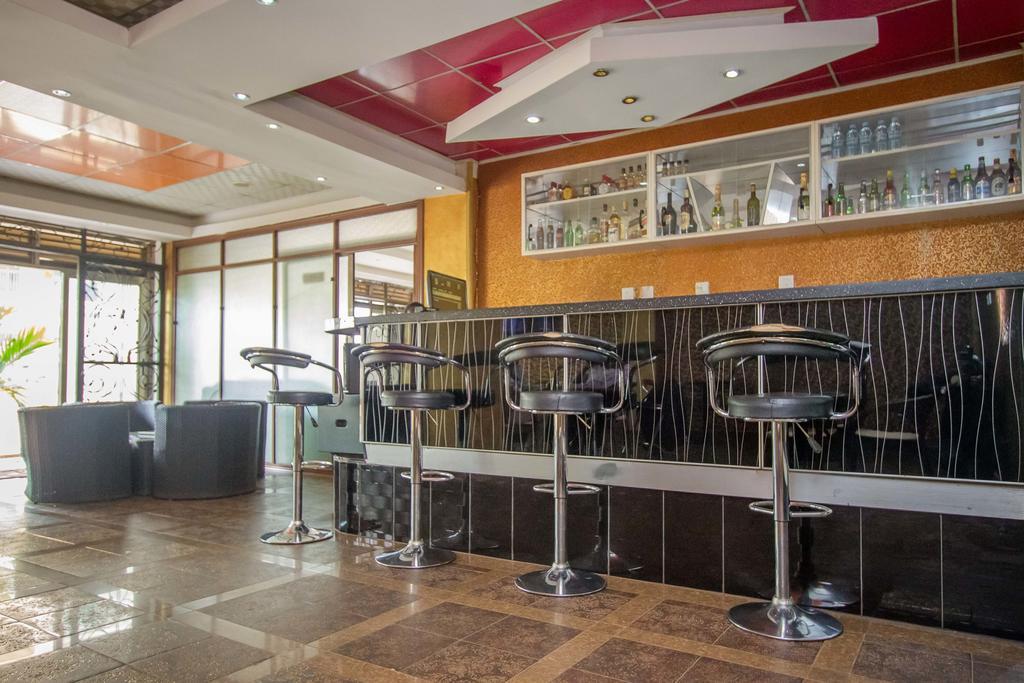 Sal'S Boutique Hotel Кампала Экстерьер фото