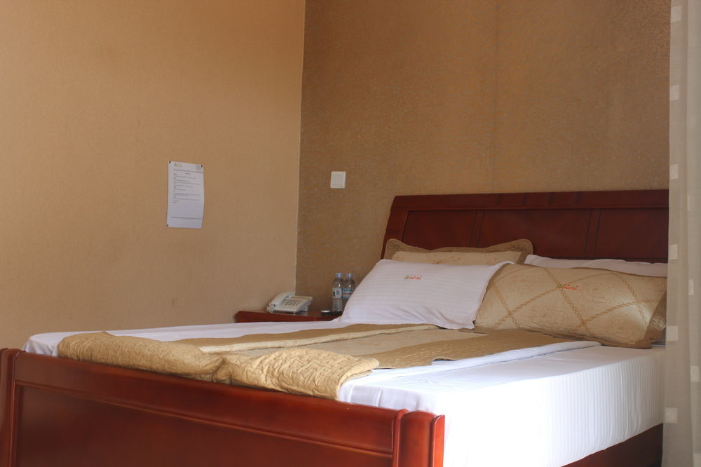 Sal'S Boutique Hotel Кампала Экстерьер фото