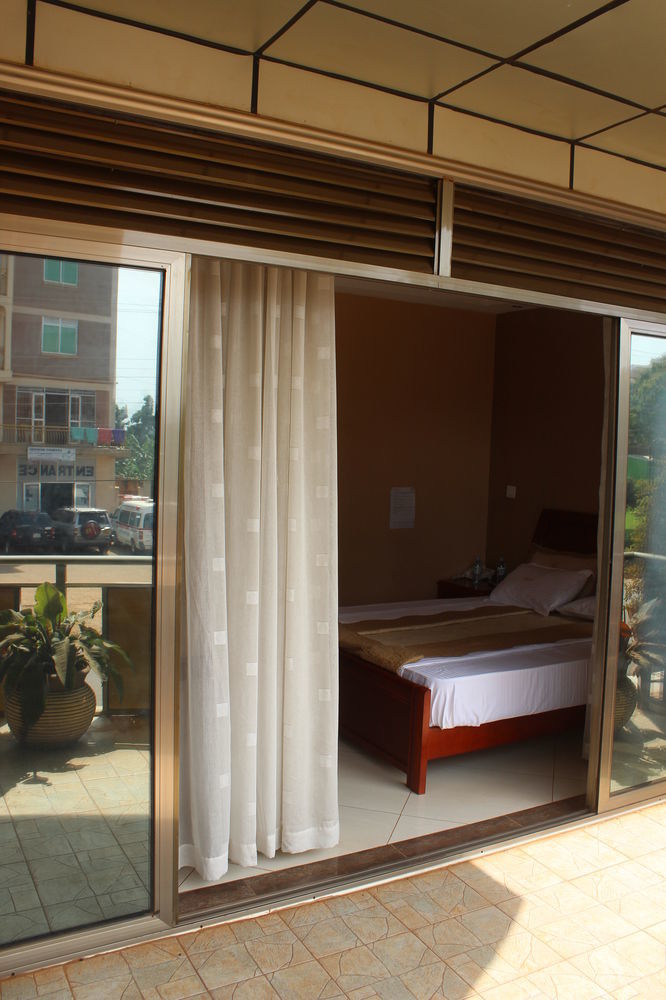 Sal'S Boutique Hotel Кампала Экстерьер фото